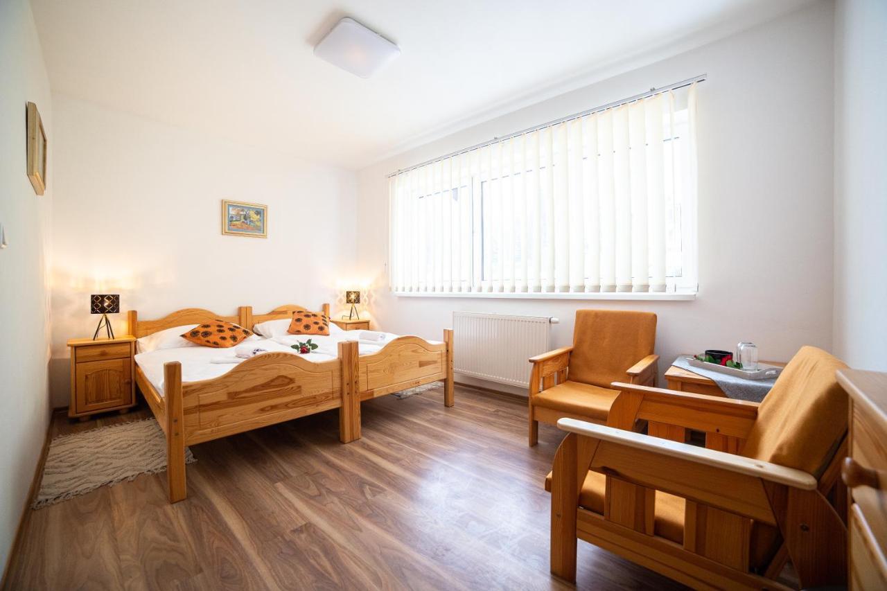 Penzion Palatin Rajecké Teplice Esterno foto