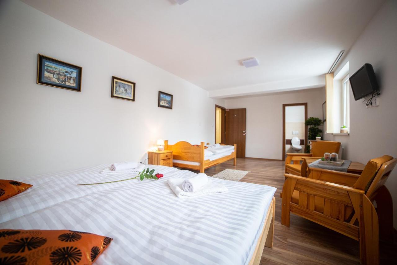 Penzion Palatin Rajecké Teplice Esterno foto