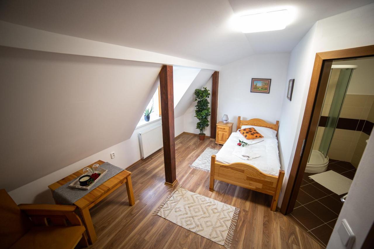 Penzion Palatin Rajecké Teplice Esterno foto